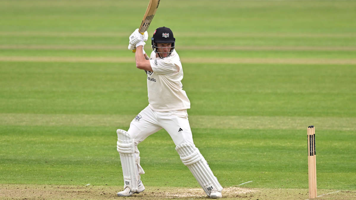 Bracey, Akther emerge from Glamorgan's stranglehold 