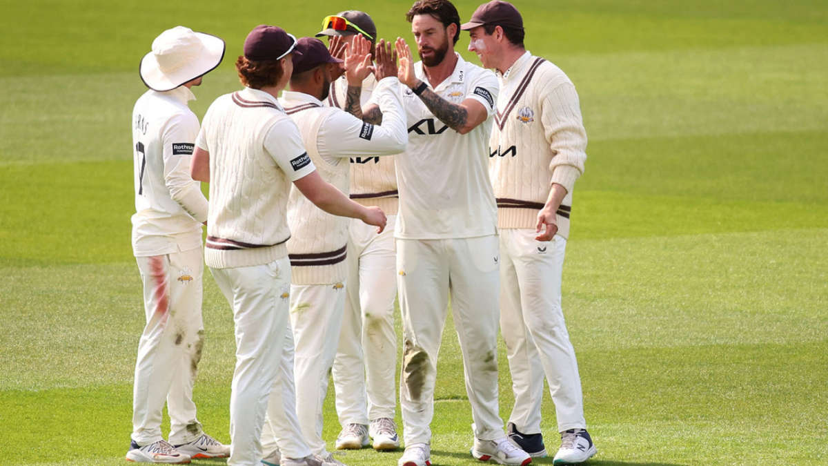 Clark, Lawes wrap up hefty win for Surrey