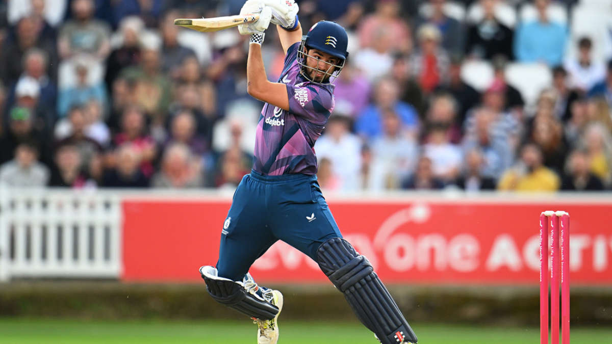 Pretorius, Holden shine in wet as Middlesex snatch tie