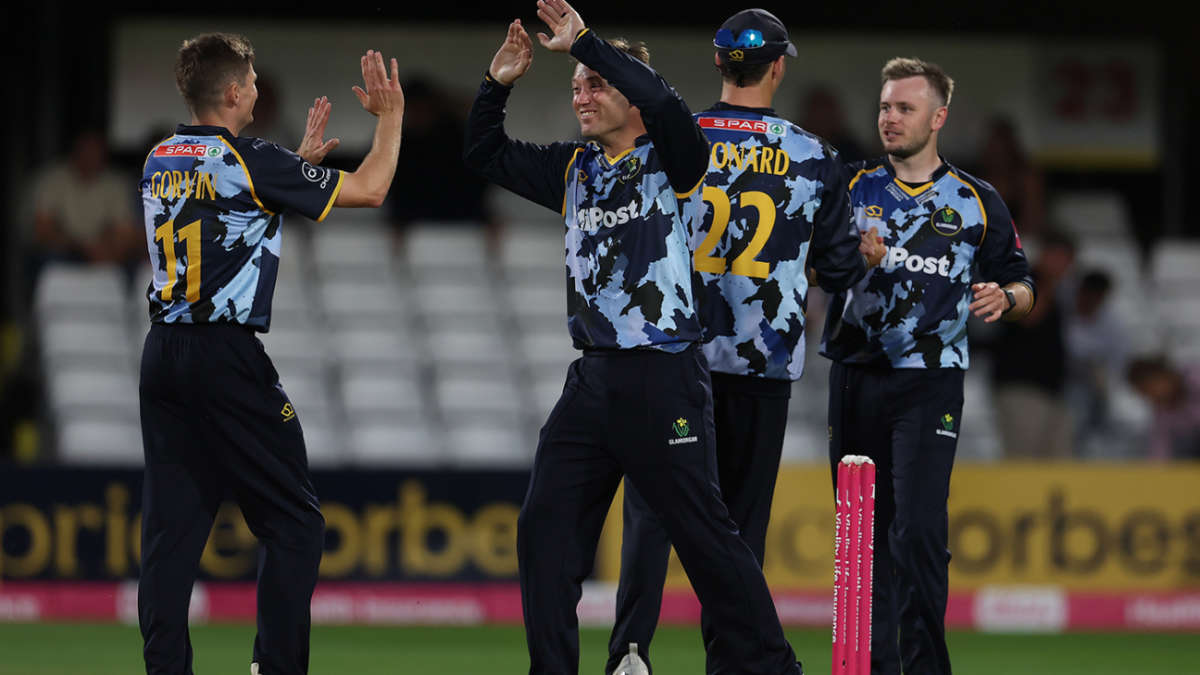 Tribe, Kellaway extend Gloucestershire's winless title defence
