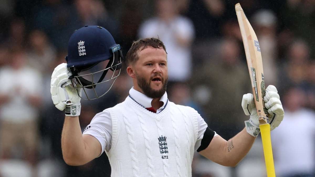 Duckett ton leads England to glorious last-hour victory