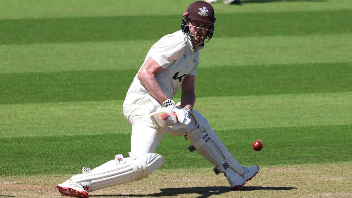 Sibley triple-hundred piles pain on Durham as Surrey notch 820-9 dec