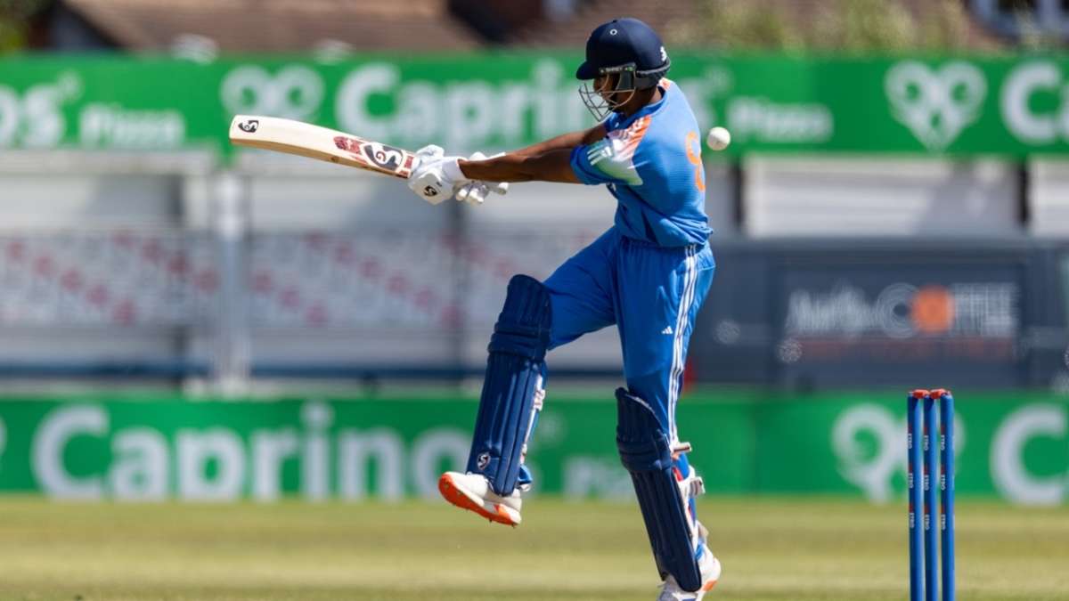Live - Chouhan and Khilan drag India past 250