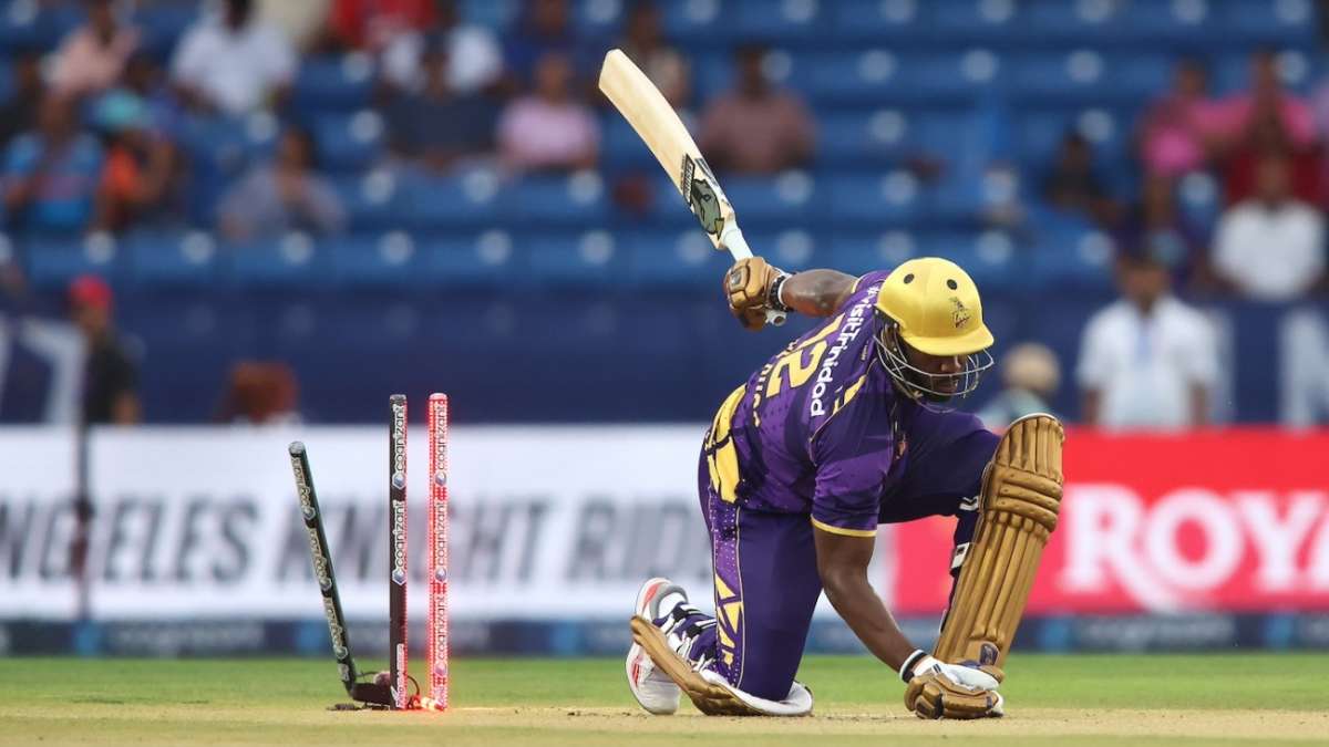 Live - Boult four-for keeps LAKR to modest total