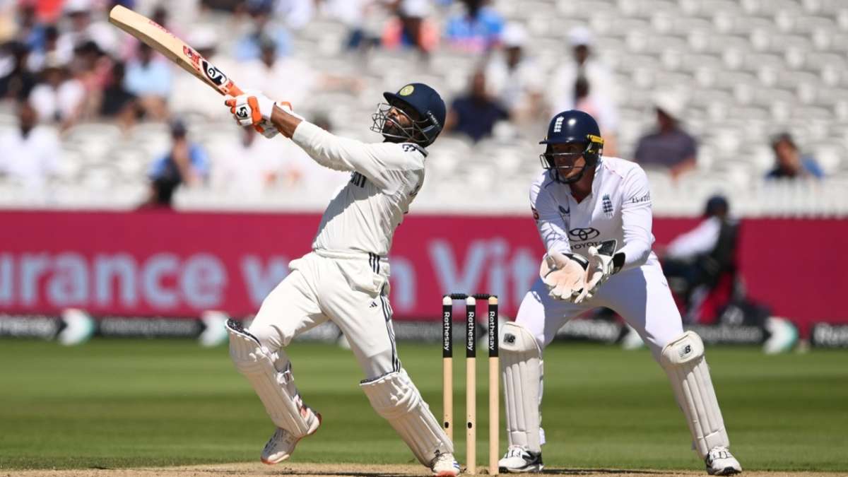 Live - Jadeja and Reddy put on half-century stand