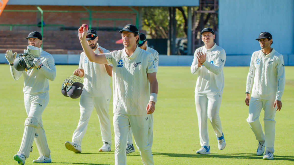 Henry six-for headlines New Zealand dominance on opening day