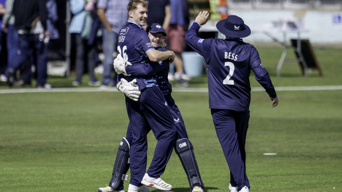Cliff five-for sends Warwickshire tumbling