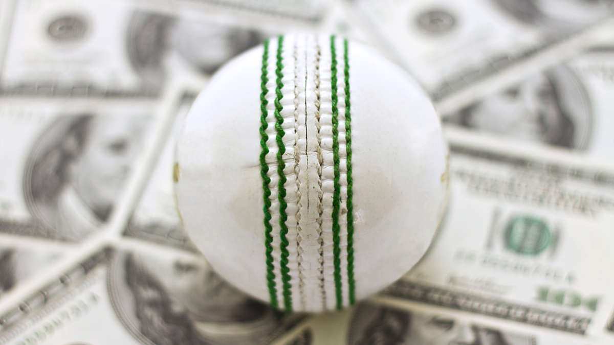 Agent banned for five years after corrupt approach to county coach
