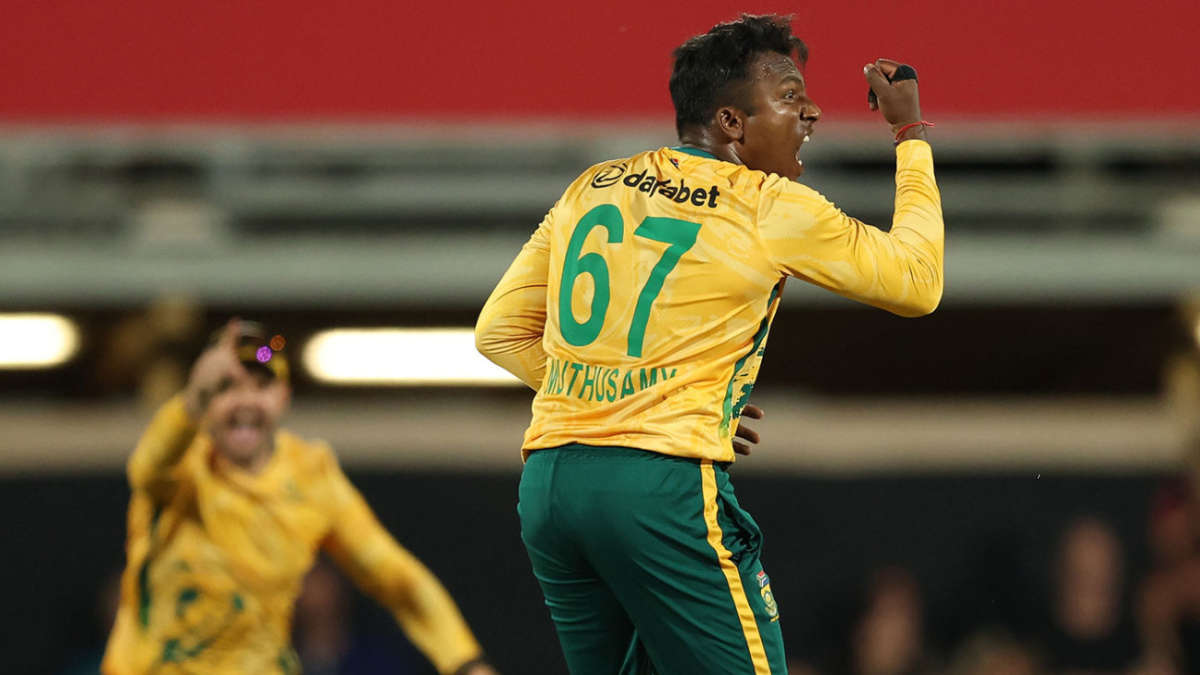 Live - David key as SA take six inside 10 overs