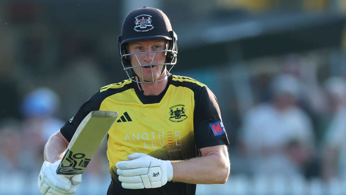 Bancroft century boosts Gloucestershire's unbeaten streak 