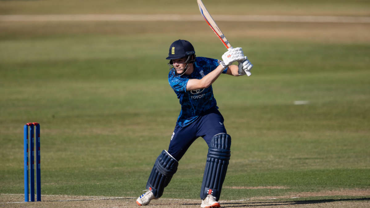 Albert snookers Nottinghamshire with 96 in maiden Surrey knock