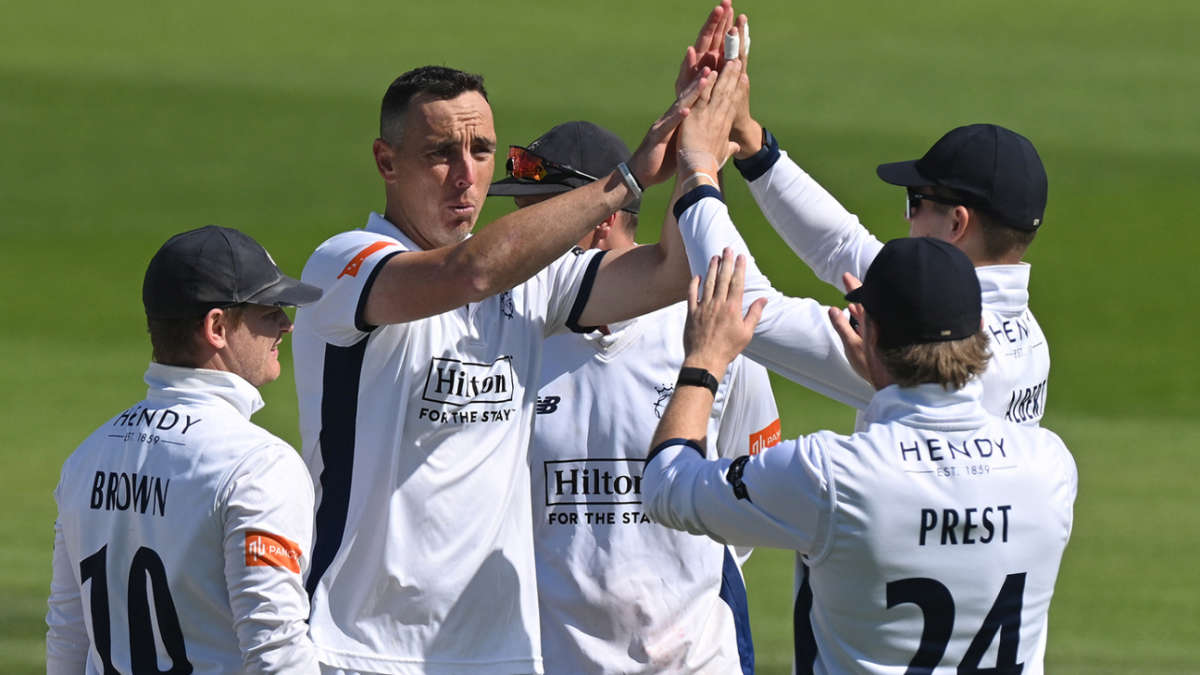 Wickets tumble at Hove as Abbott, Fuller strengthen Hampshire's hold