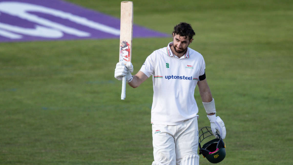 Stephen Eskinazi's unbeaten 150 puts new team on top