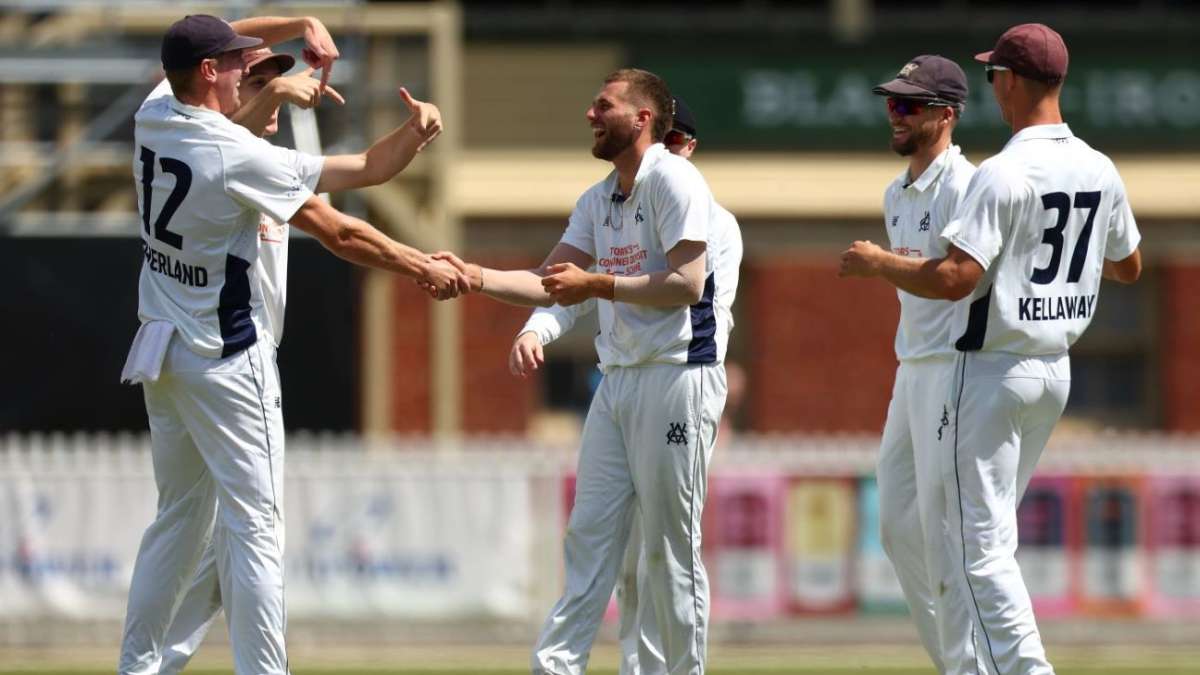 O'Neill bags five but late Victoria collapse in the gloom keeps NSW in touch