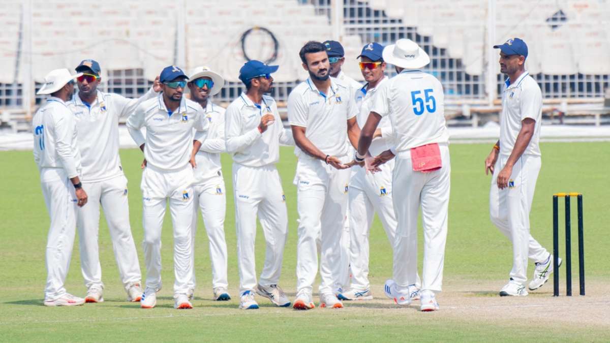 Live blog - MP, Odisha chase big totals; Bengal seek innings win against Railways