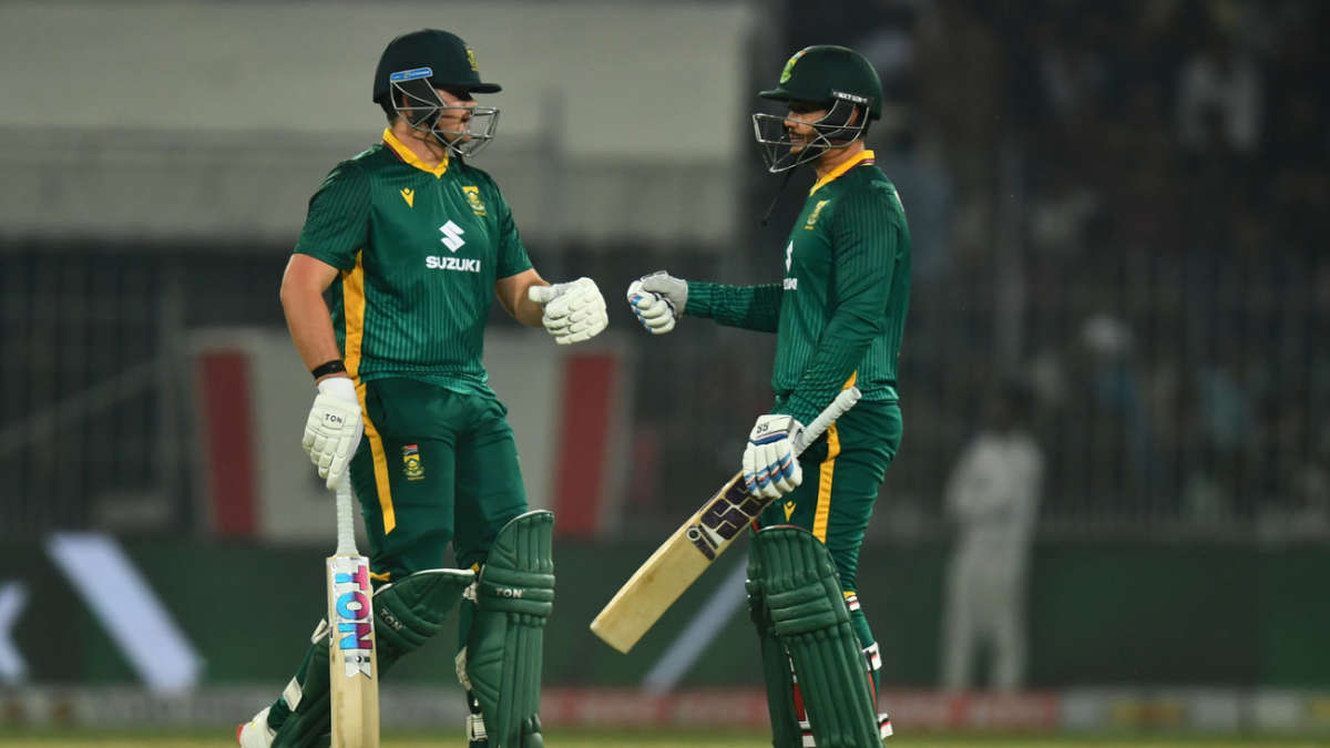 De Kock and Pretorius may be years apart, but they're still cricketing twins