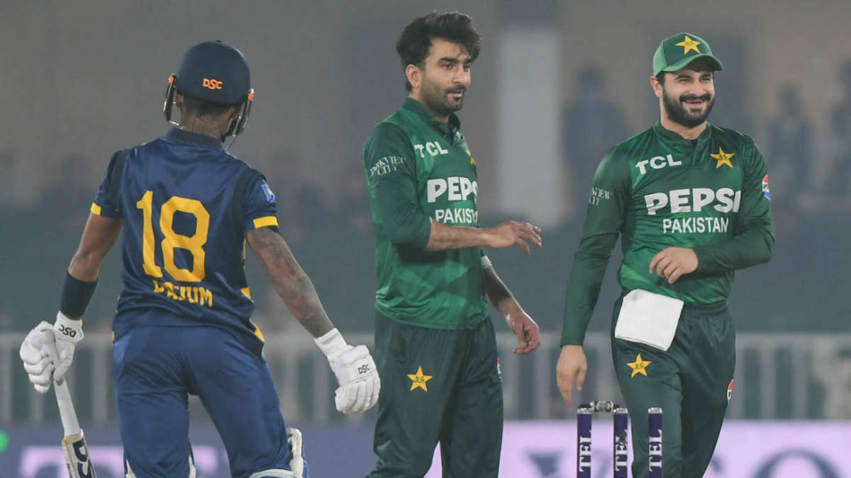 Well-oiled Pakistan wary of buoyant Sri Lanka in tri-series final