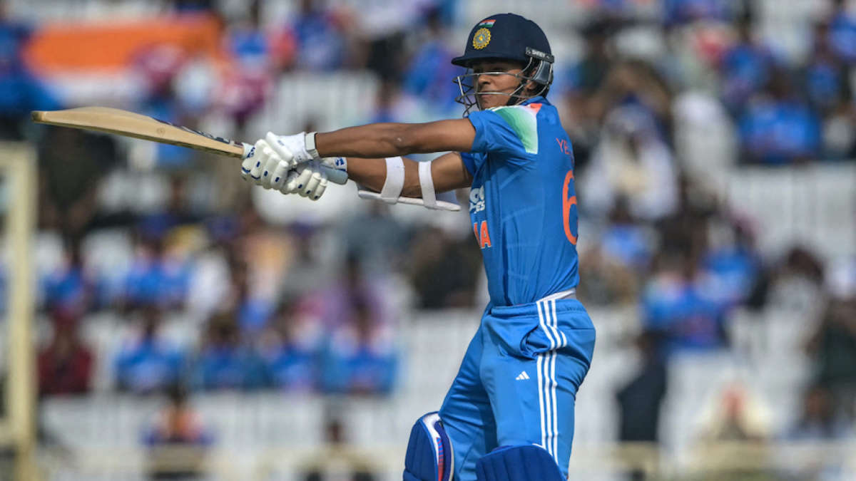 Live - India openers start steady in chase of 271