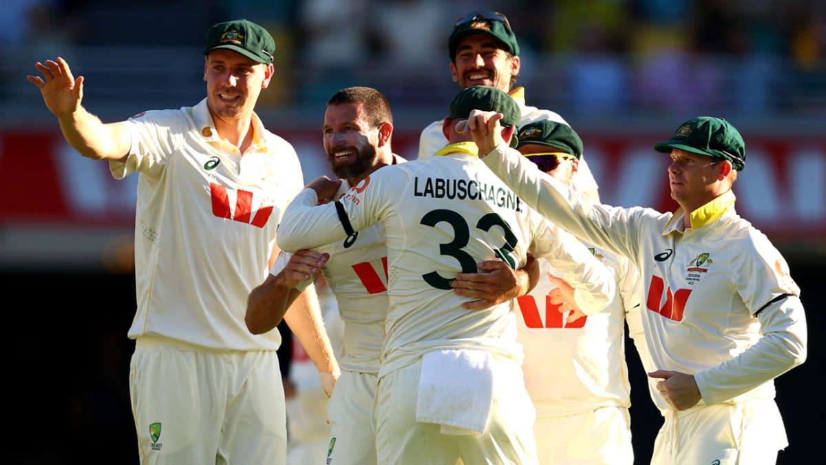 Live - Root brings up fifty after Neser bags Crawley