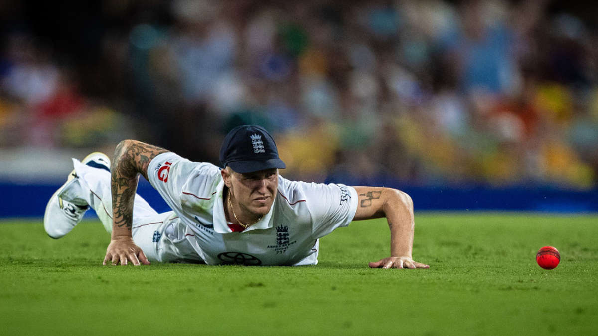 England bowlers beat as series threatens to slip away