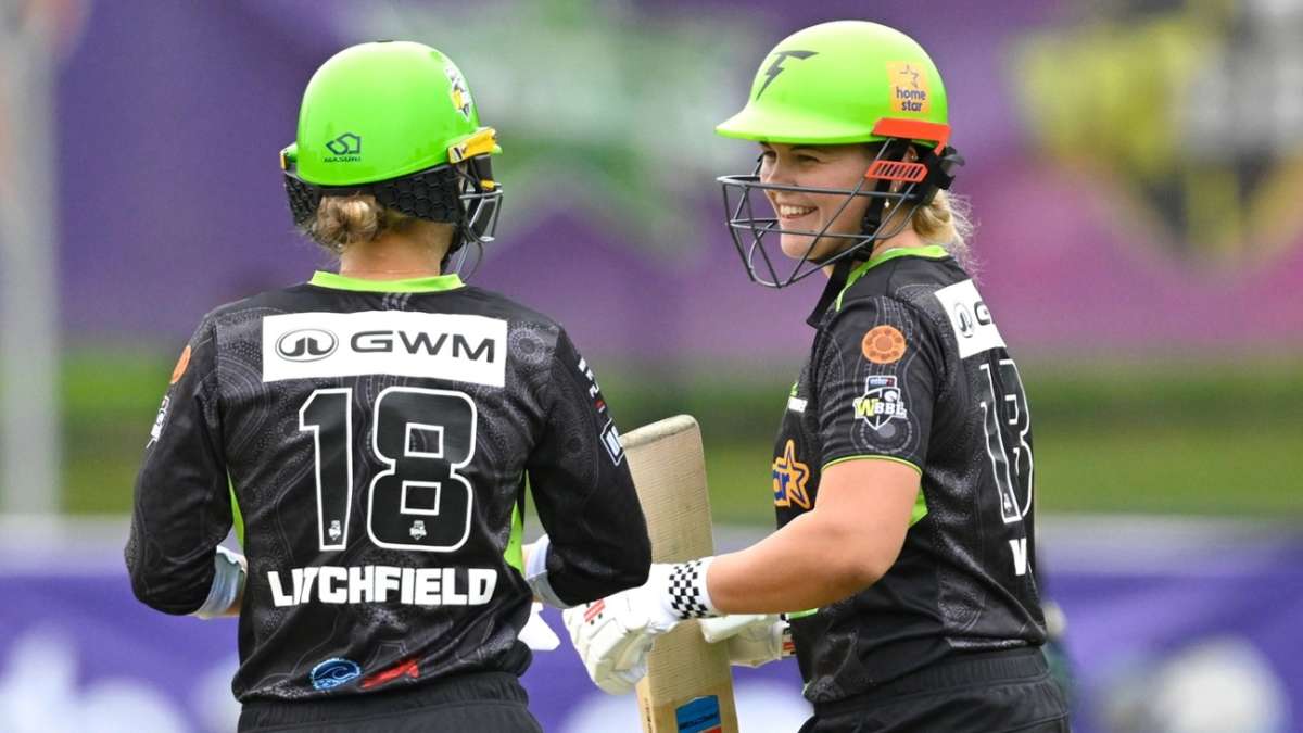 Litchfield, Voll hurt Melbourne Stars' qualification chances in rain-affected game