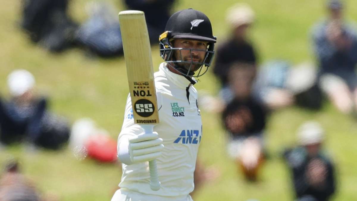 Live - Conway fifty helps NZ settle in