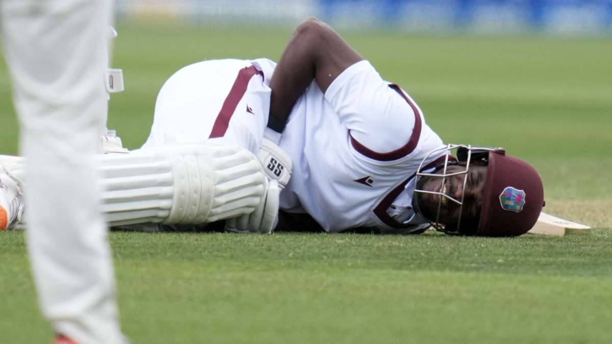 Live - Foulkes adds to WI's woes on third morning