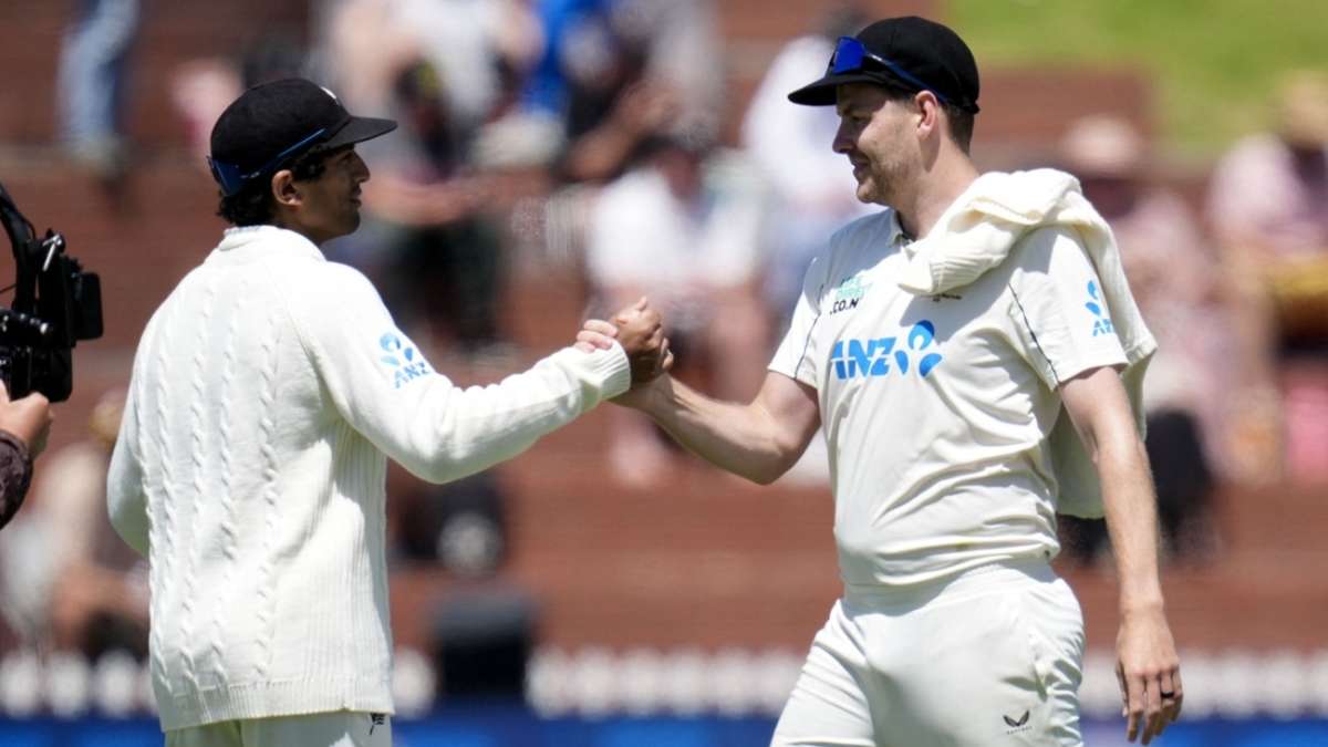 Duffy five-for leads New Zealand to first win of WTC cycle