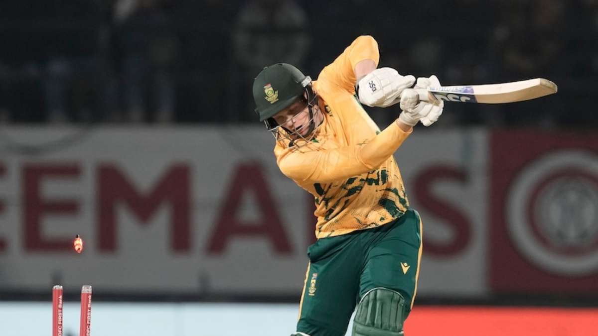 Live - SA in tatters around Markram's 61