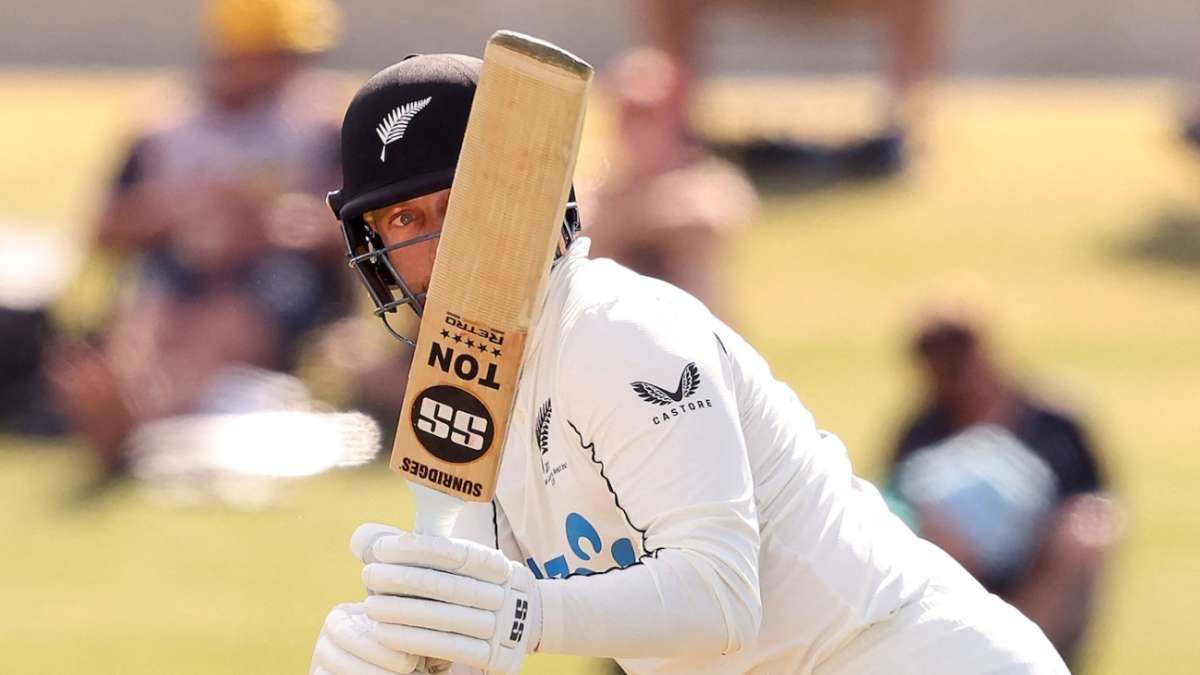 Live - Conway eyes double-ton as WI address Roach injury