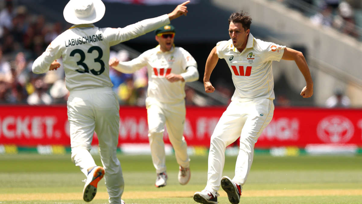 Live - Duckett goes second ball after England set 435