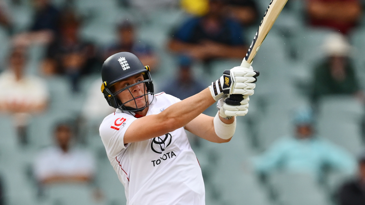 Live - Lyon injured as Jacks, Smith continue fight