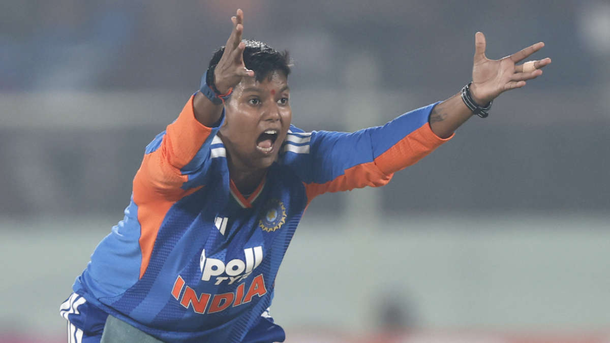 Deepti becomes No. 1 T20I bowler; Wolvaardt tops ODI batting charts