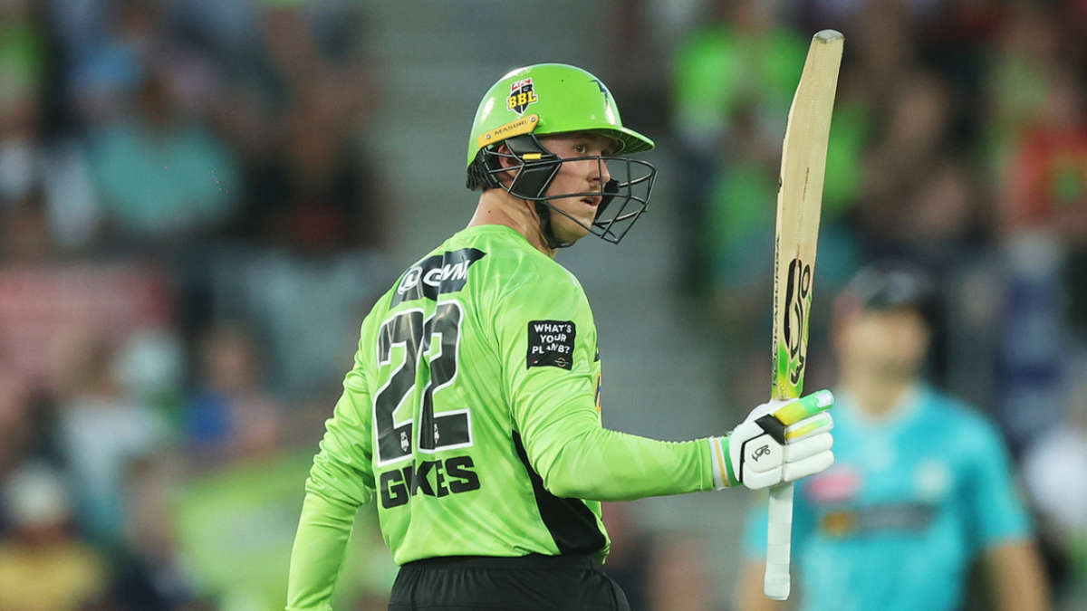 Gilkes 76, Shadab four-for lead Thunder to first win of the season