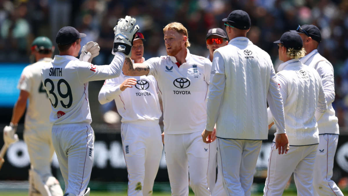 Live - Stokes, Carse strike after lunch; Australia nine-down