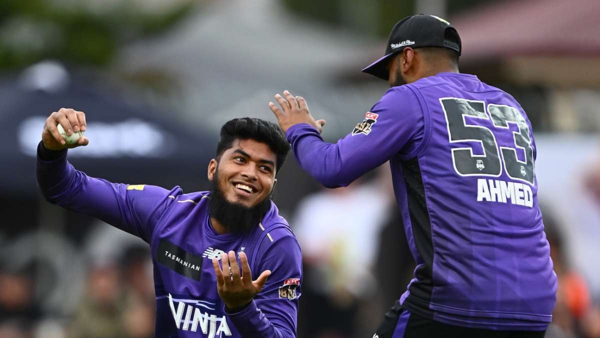 Live - Rishad leads Hurricanes fightback with quick wickets