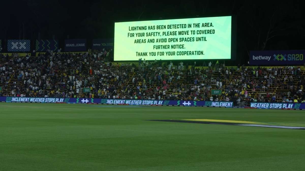 Vince smashes 75 but lightning forces abandonment