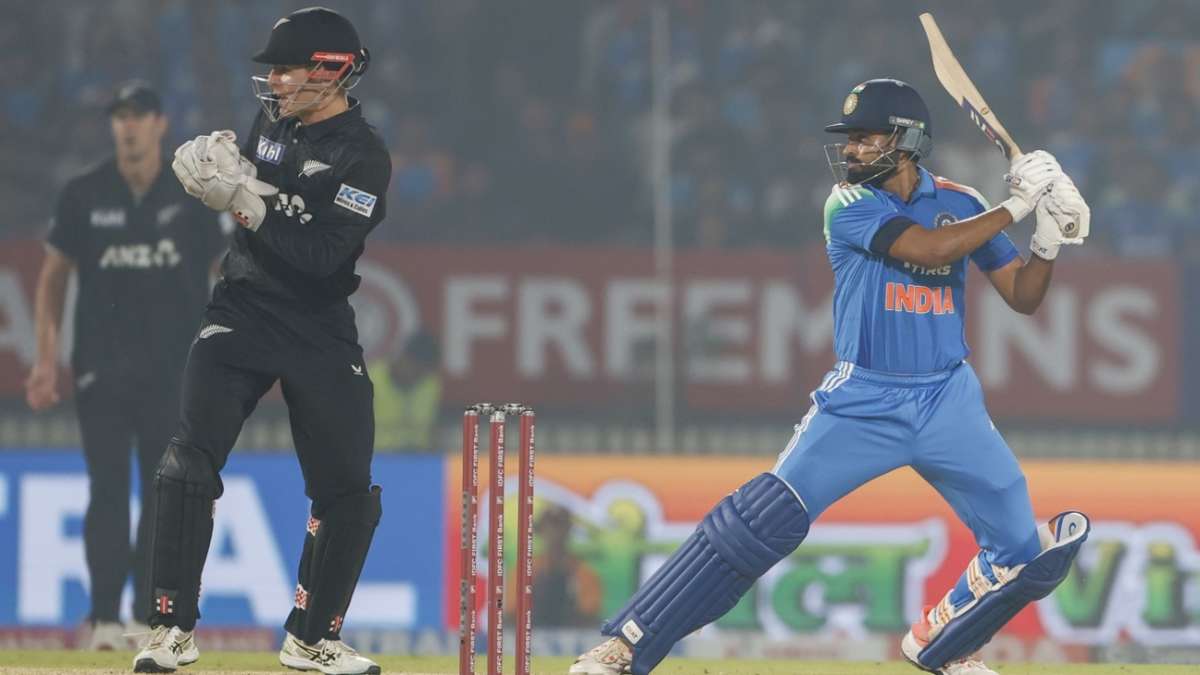 India halt NZ's winning run and eye series spoils