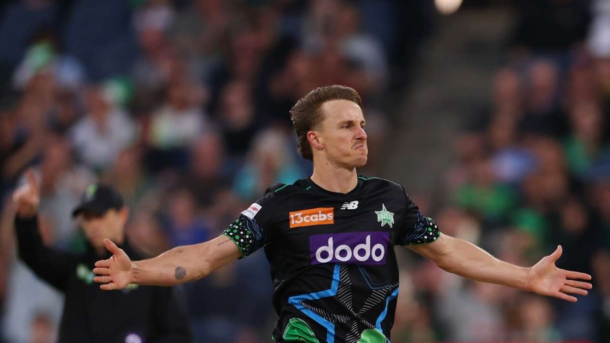 Tom Curran's career-best ends Strikers' season, Stoinis to get thumb scanned