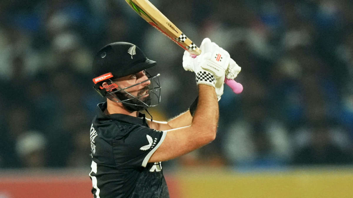Live - Mitchell ton keeps NZ's chase on track