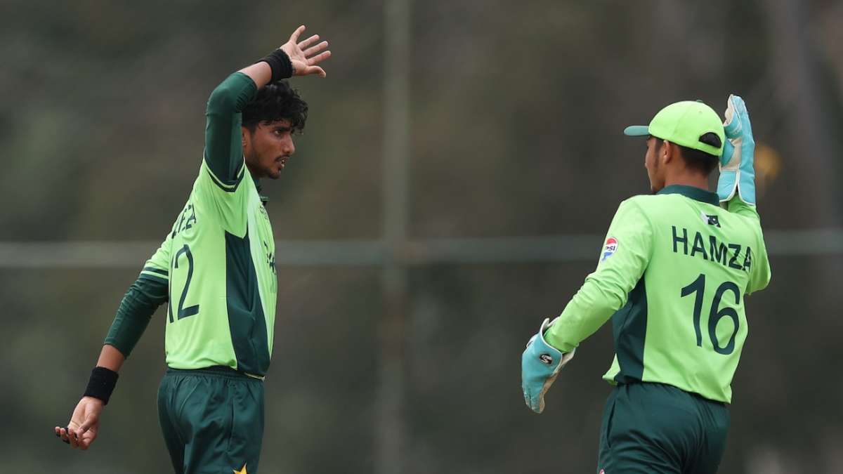Live - Ahmed, Raza keep England to 210 on slow pitch