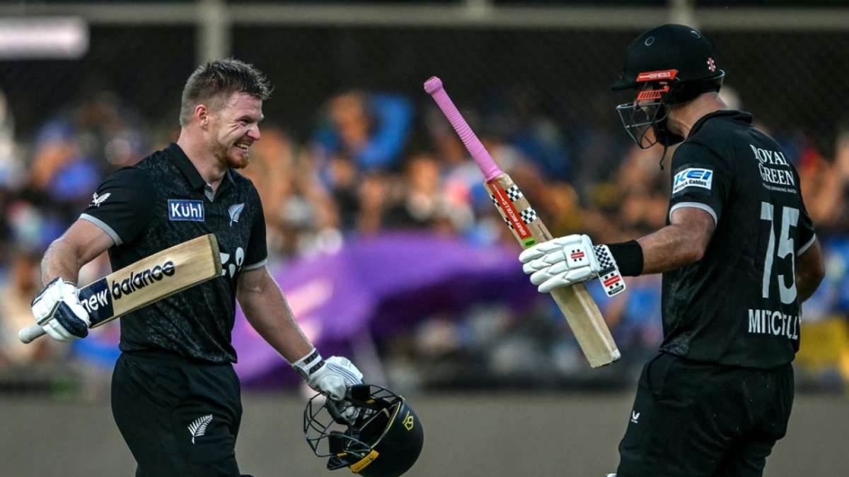 Live - Mitchell, Phillips tons lift NZ to 337