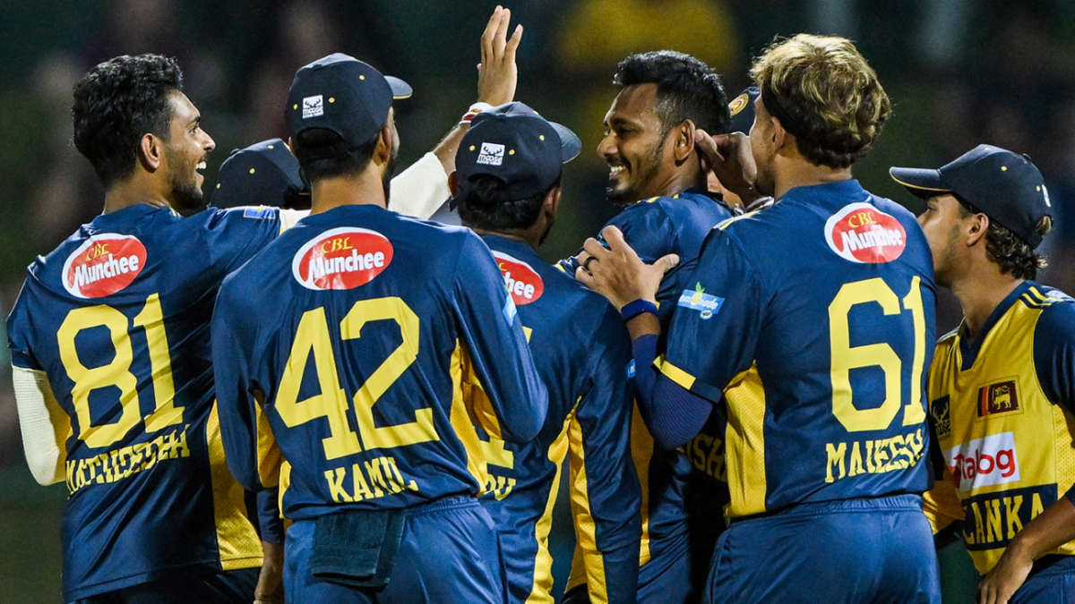 Live - Injured Hasaranga removes Ross Adair