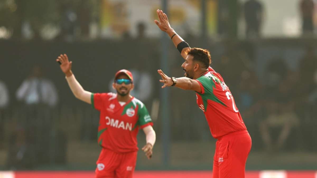 Live - Zimbabwe rebuild after early jitters