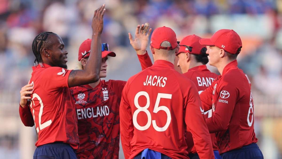 Live - Archer, Overton leave Italy three down in four overs