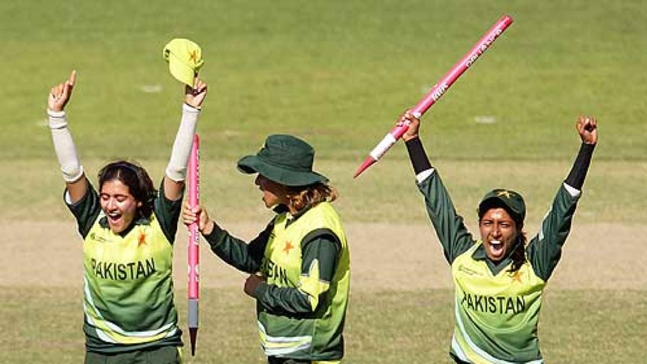 Naila Nazir, Qanita Jalil and Urooj Mumtaz celebrate, Pakistan v Sri Lanka, 5th match, ICC Women's World Cup, Manuka Oval, Canberra, March 9, 2009