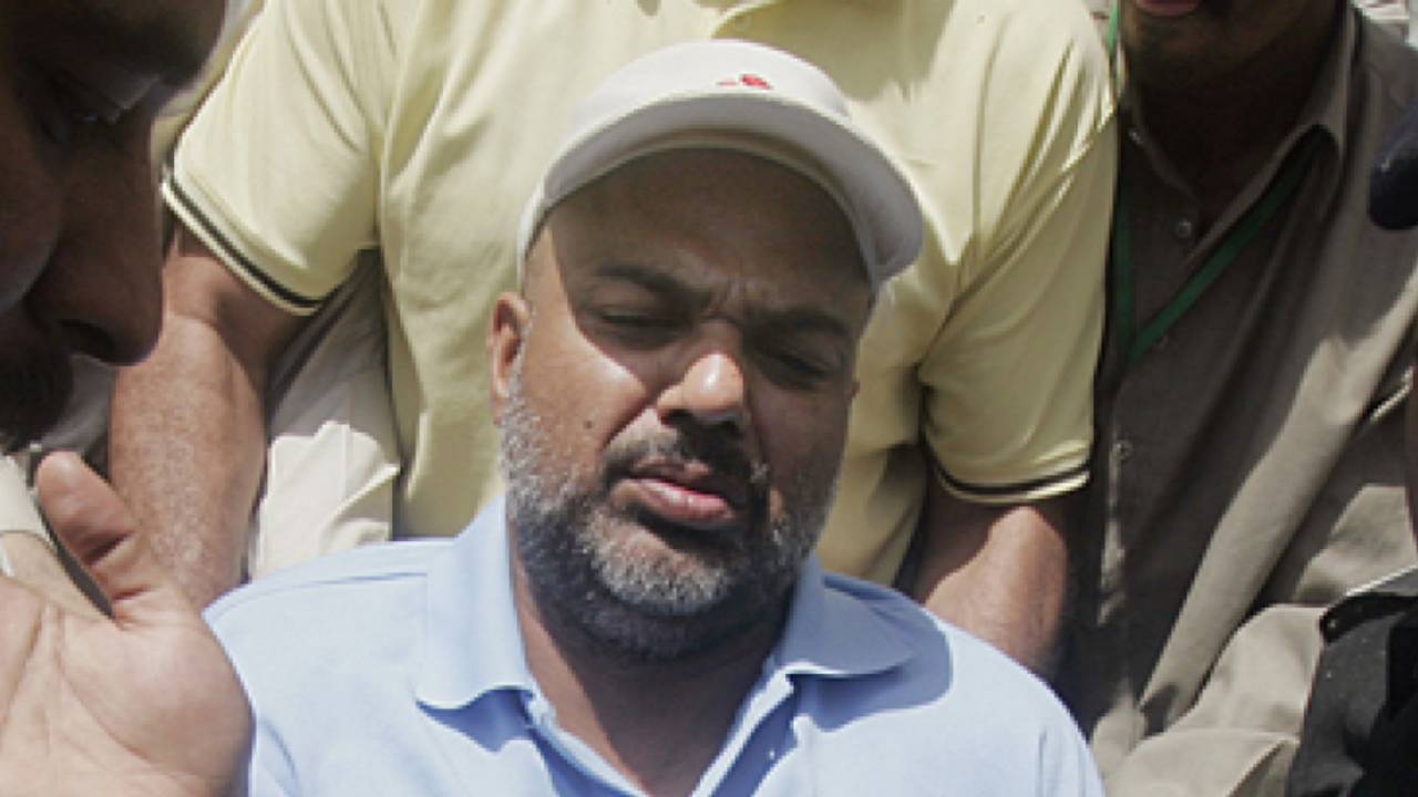 Ijaz Ahmed arrives in court, Lahore, April 3, 2009