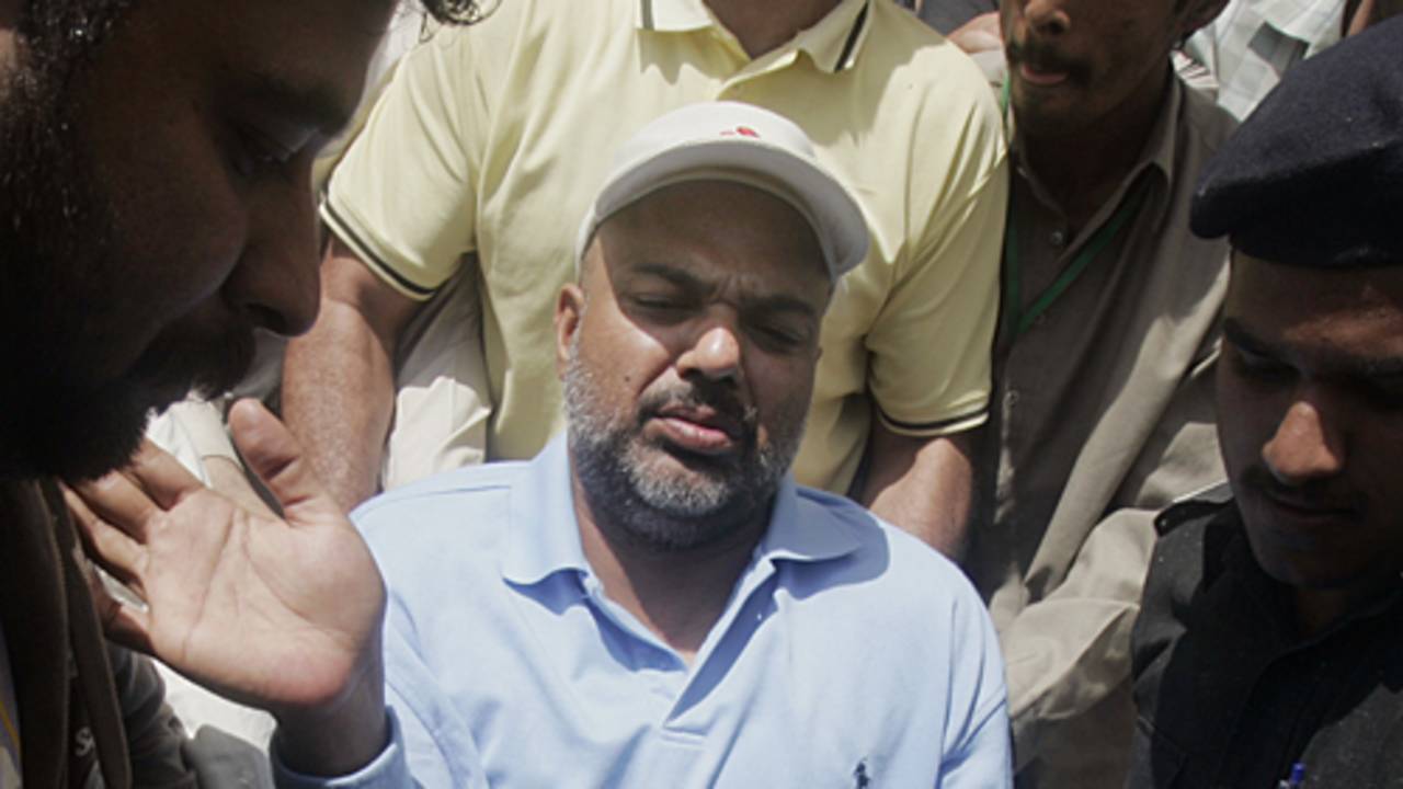 Ijaz Ahmed arrives in court, Lahore, April 3, 2009