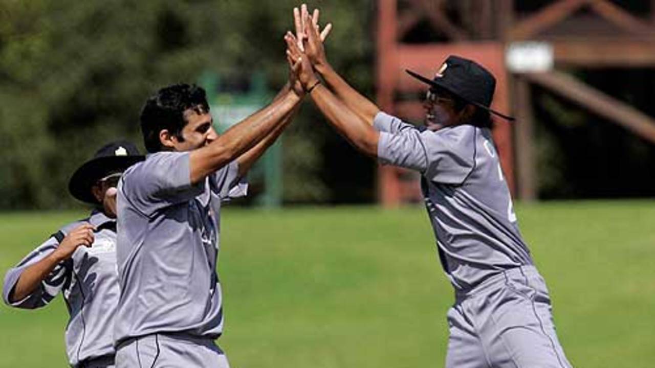 Zahid Shah and Owais Hameed celebrate, Netherlands v United Arab Emirates, ICC World Cup Qualifiers, Potchefstroom, April 4, 2009
