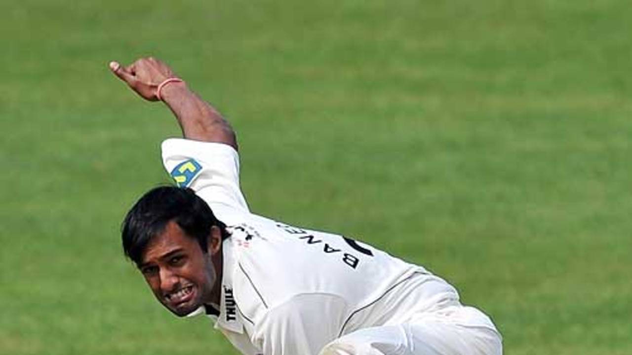 Vikram Banerjee collected two wickets, Surrey v Gloucestershire, County Championship Division Two, The Oval, April 18, 2009